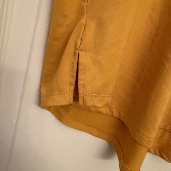 Wonderly Mustard Short Sleeve Top - Picture 5 of 5